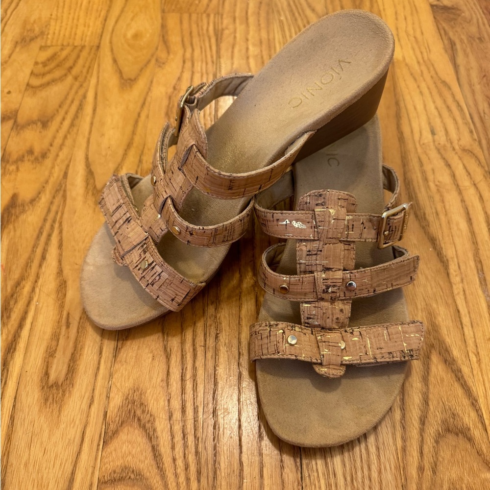 Vionic Cork and Gold Wedge Sandal, Sz 8 - Picture 2 of 7
